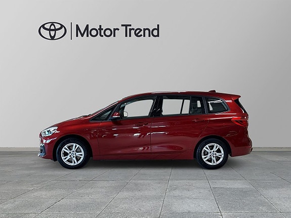 BMW 218i 3 of 11