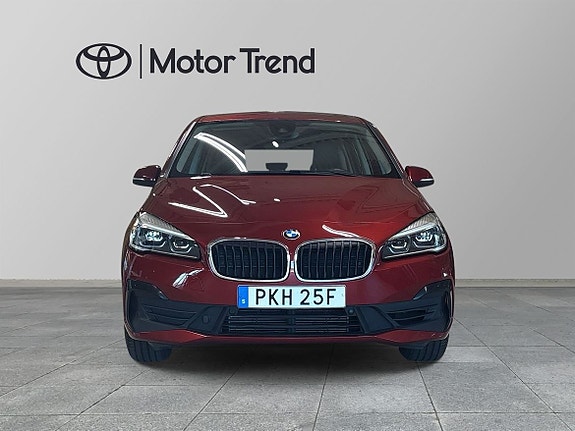 BMW 218i 5 of 11