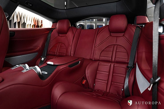 Ferrari Lusso 9 of 10