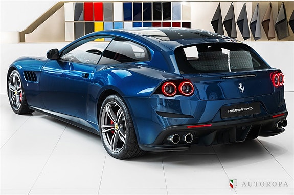 Ferrari Lusso 4 of 5