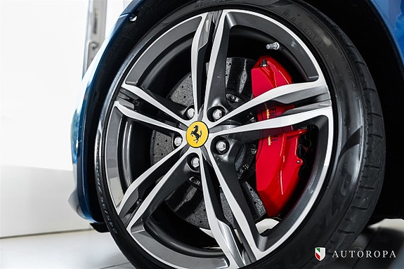 Ferrari Lusso 10 of 10