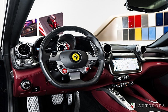 Ferrari Lusso 7 of 10