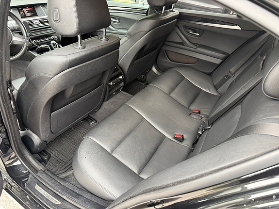 BMW 520d 4 of 5