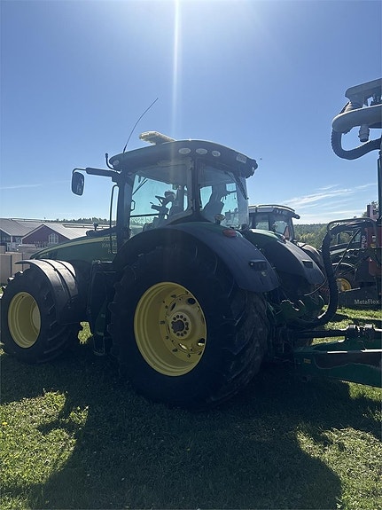 John Deere 8370R 7 of 13