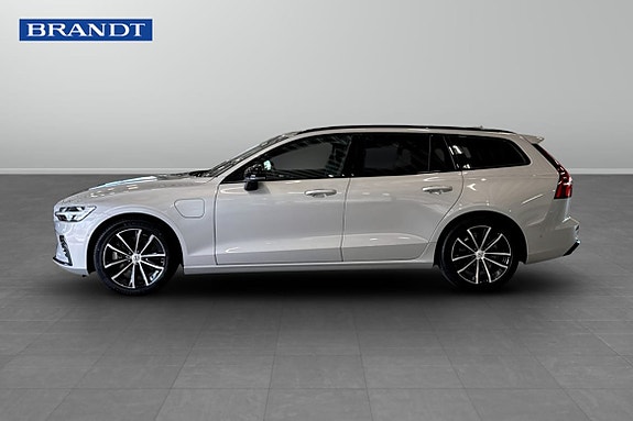 Volvo V60 2 of 14