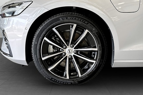 Volvo V60 12 of 14