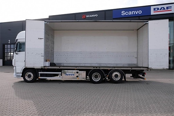 DAF XF 530 NTM skåpbil 4 of 14