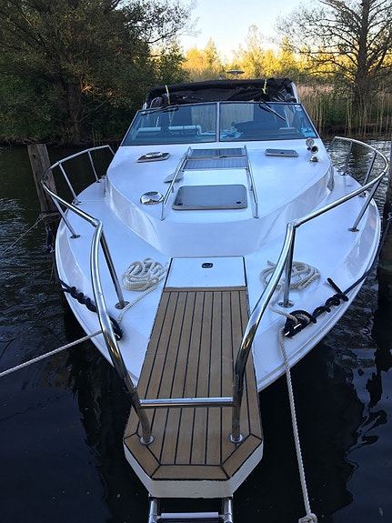 Sea Ray 300 2x Diesel 8 of 11