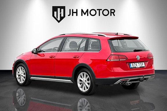 Volkswagen Golf Alltrack 3 of 5