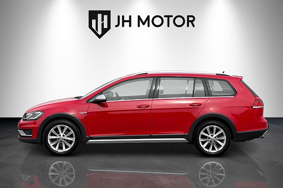 Volkswagen Golf Alltrack 2 of 5