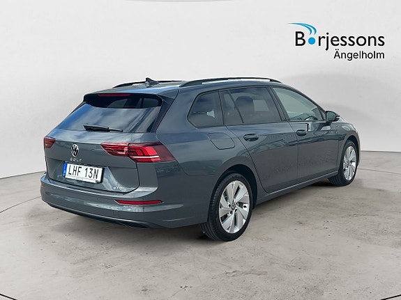 Volkswagen Golf VIII 3 of 9