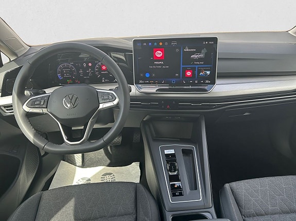 Volkswagen Golf VIII 8 of 9