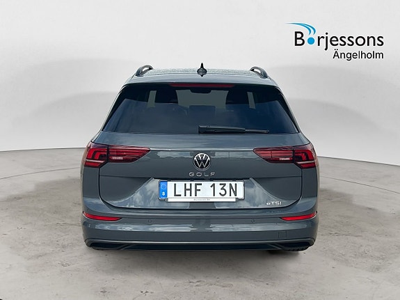 Volkswagen Golf VIII 4 of 9