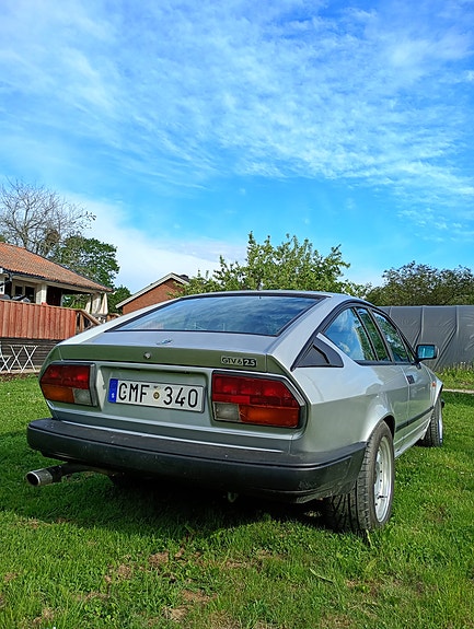Alfa Romeo GTV 3 of 5