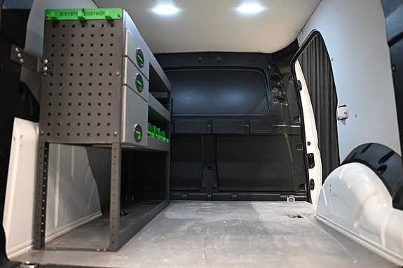 Volkswagen Caddy 13 of 27