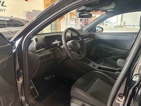 Volkswagen T-Roc 5 of 5