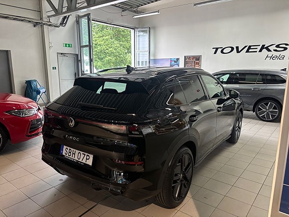 Volkswagen T-Roc 4 of 5