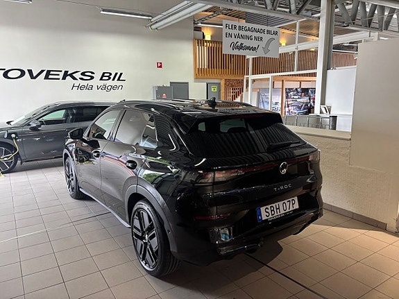 Volkswagen T-Roc 3 of 5