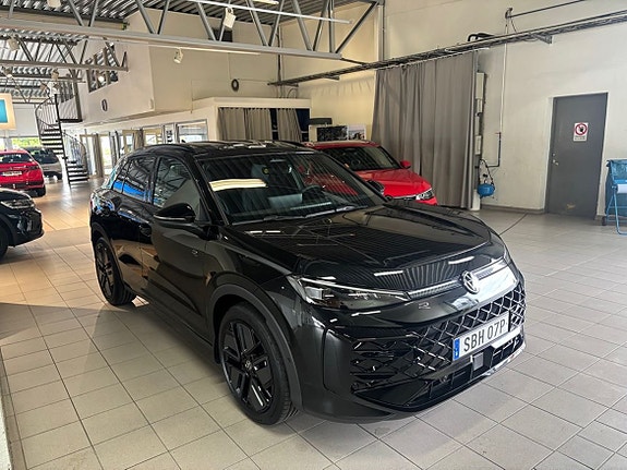 Volkswagen T-Roc 2 of 5
