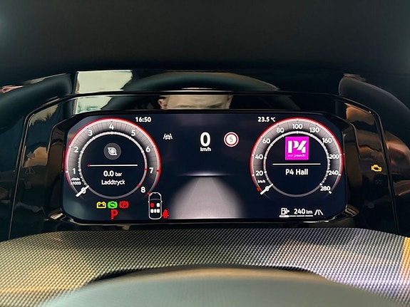 Volkswagen Golf VIII 14 of 24