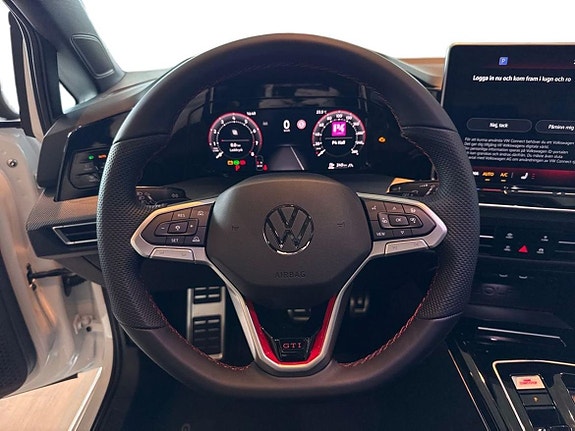 Volkswagen Golf VIII 10 of 24