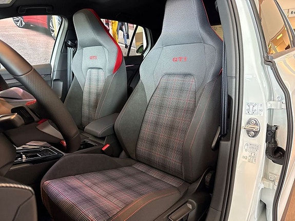 Volkswagen Golf VIII 8 of 24