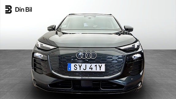 Audi Q6 e-tron 4 of 5