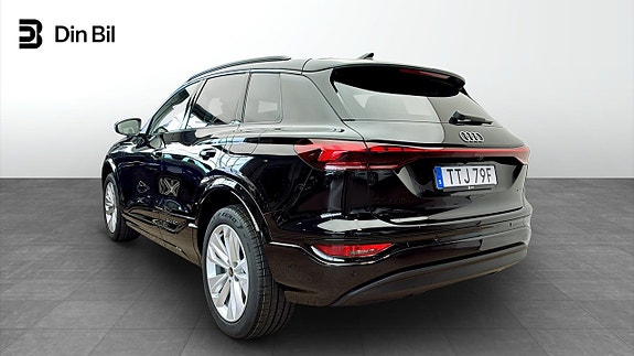 Audi Q6 e-tron 3 of 5