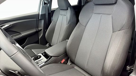 Audi Q6 e-tron 8 of 13