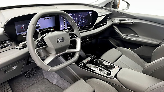 Audi Q6 e-tron 7 of 13