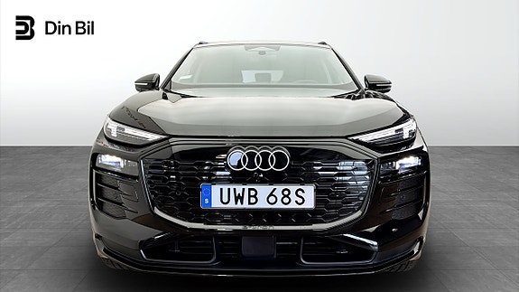 Audi Q6 e-tron 4 of 5