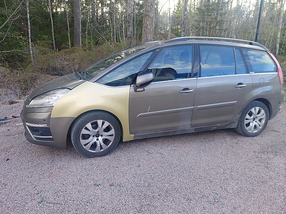 Citroen Grand C4 Picasso 2 of 3