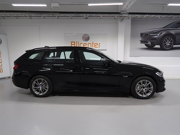 BMW 330e 5 of 5