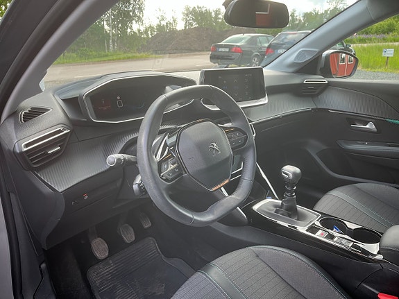 Peugeot 208 5 of 5