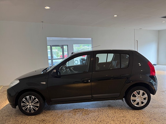 Dacia Sandero 5 of 5