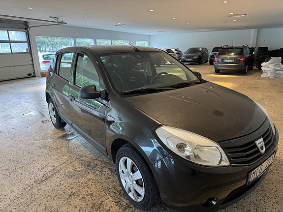Dacia Sandero 2 of 5