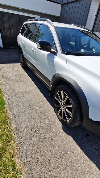 Volvo XC70 3 of 5