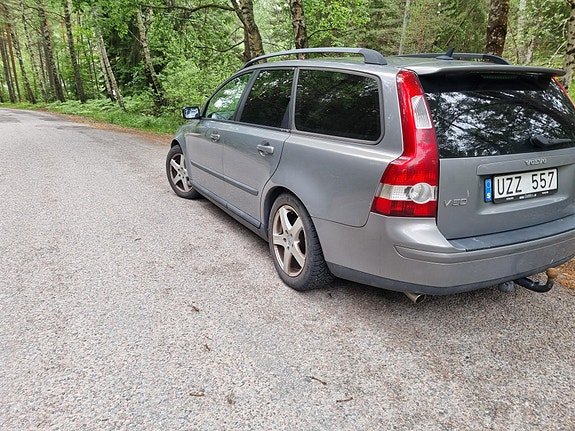 Volvo V50 3 of 4