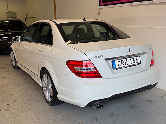 Mercedes-Benz C220 8 of 18
