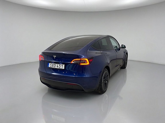 Tesla Model Y 3 of 10