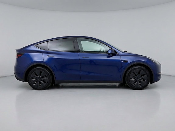 Tesla Model Y 5 of 10