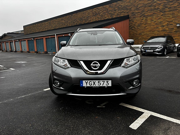 Nissan X-Trail 3 of 7