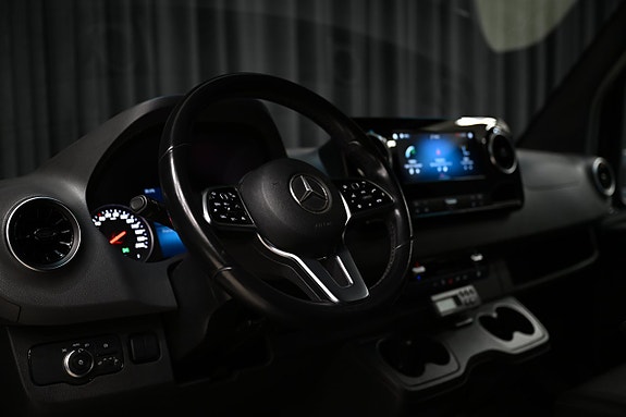 Mercedes-Benz Sprinter 319 15 of 30