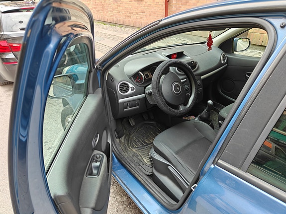 Renault Clio 3 of 5