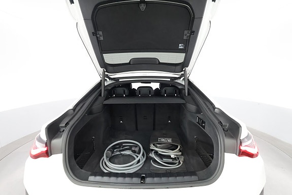 BMW i4 28 of 29