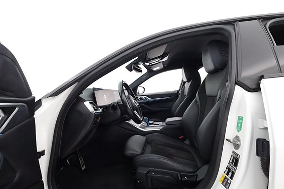 BMW i4 10 of 29