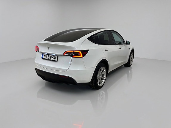 Tesla Model Y 3 of 10