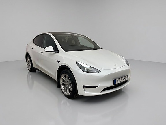 Tesla Model Y 2 of 10