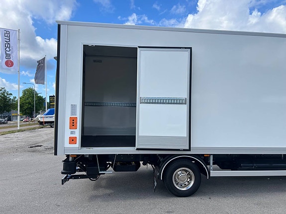 Iveco Daily 72C14G A8 CNG Skåpbil med Z-Lift 7 of 12