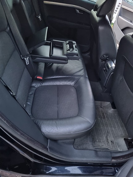 Volvo V70 4 of 5